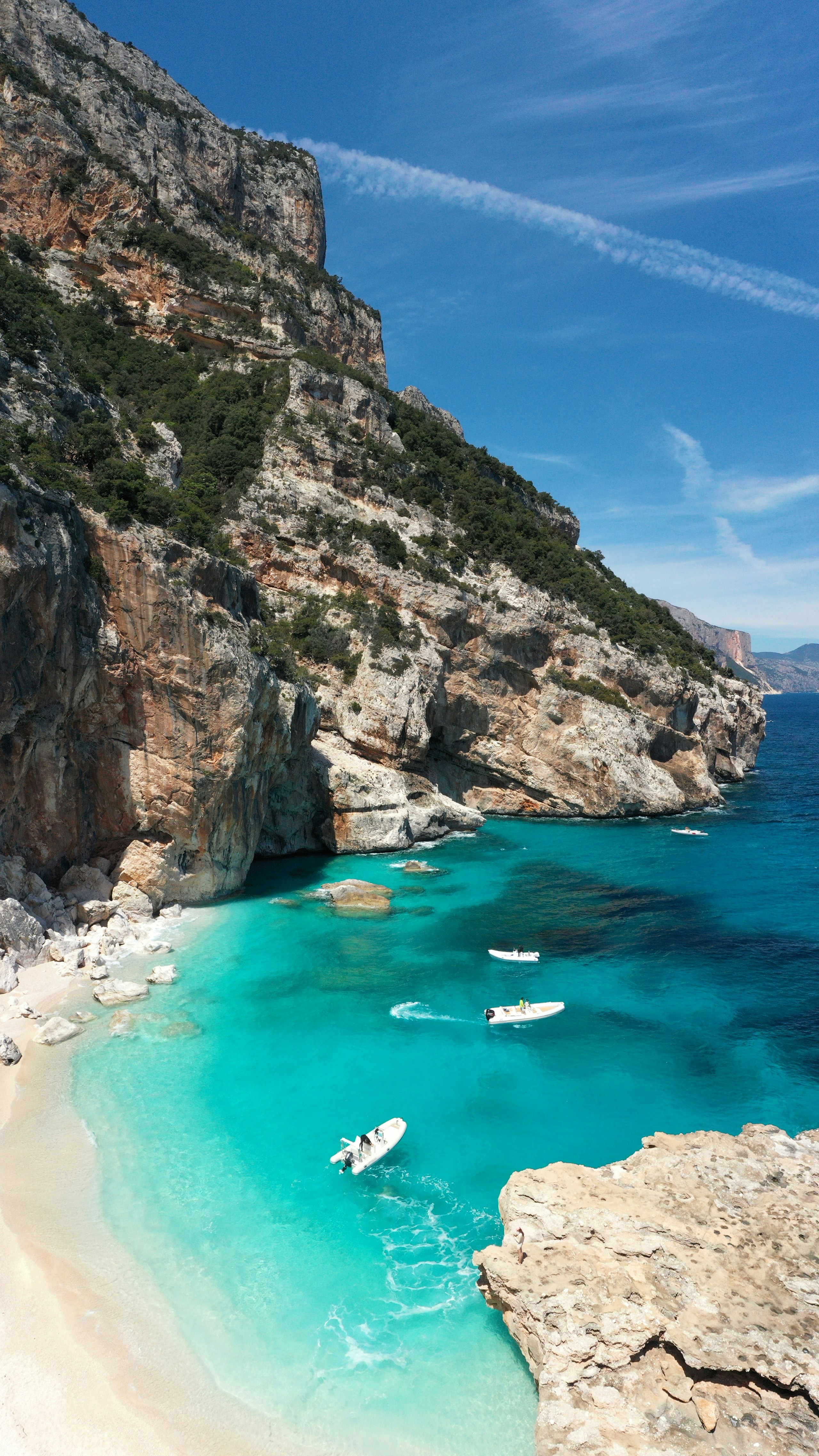 Montanhas e mar na Sardenha